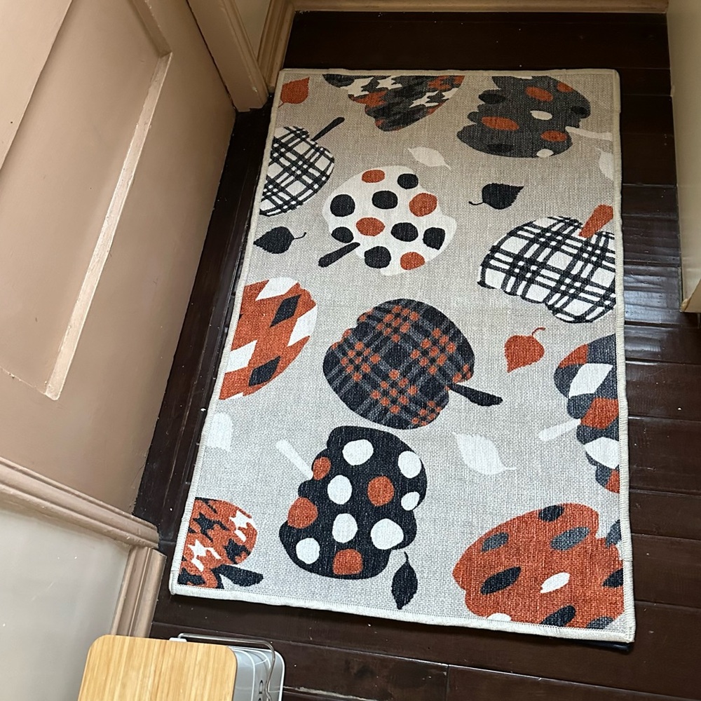 Ruggable halloween rug only no pad 2x3 ft